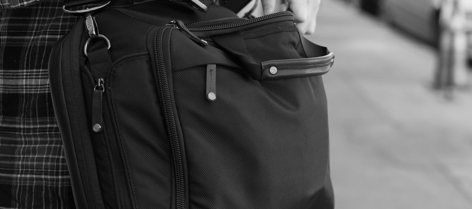 S.T. Dupont Défi Millennium Men's bag, Leather, Black, Zip, 172007 - Iguana  Sell
